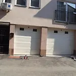 Διαμέρισμα Our Way S With Two Aircos And Own Garage