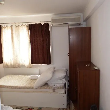 Our Way S With Two Aircos And Own Garage *