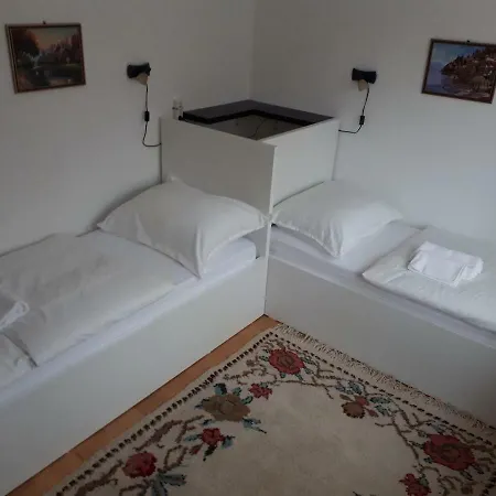 Our Way S With Two Aircos And Own Garage Apartman *