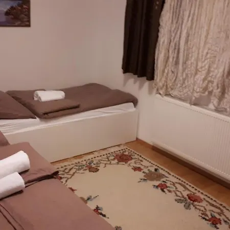 Our Way S With Two Aircos And Own Garage *