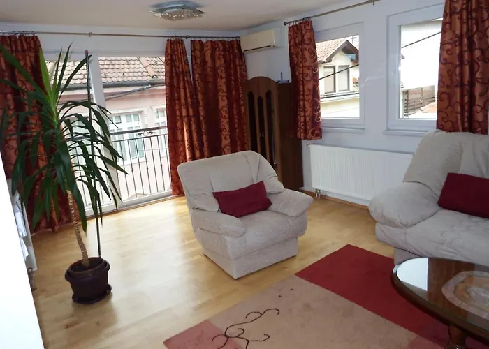 شقة Our Way S With Two Aircos And Own Garage سراييفو